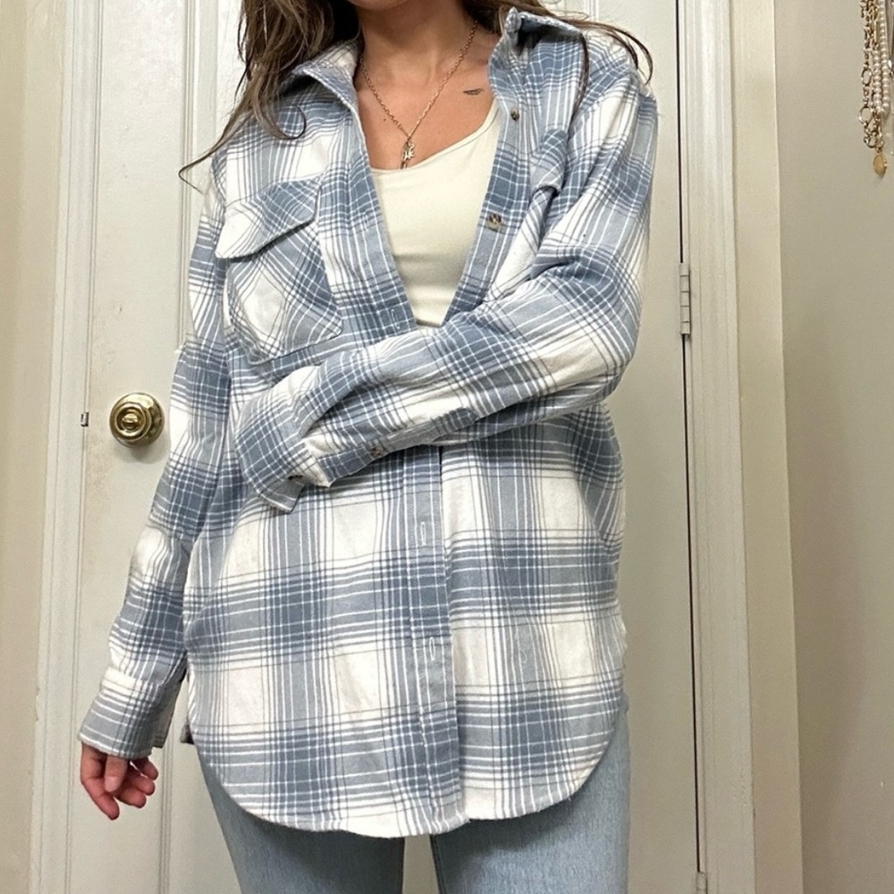 Abercrombie and Fitch oversized Blue and White Plaid Button-Up Shirt. NWOT Small